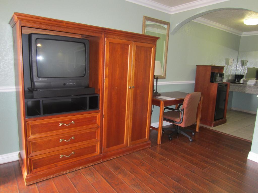 Legacy And Apartment *